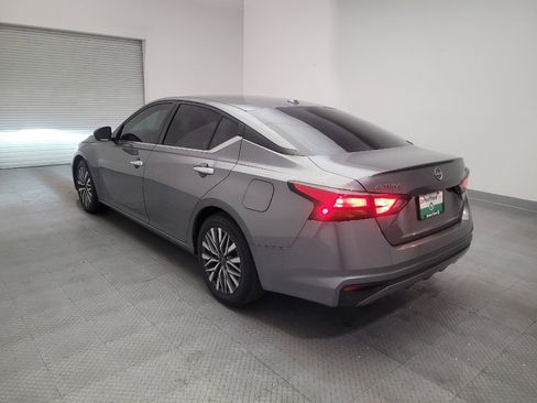 Used 2023 Nissan Altima 2.5 SV FWD image 5