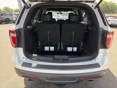 Used 2018 Ford Explorer XLT w/ Equipment Group 202A AWD/4WD image 6