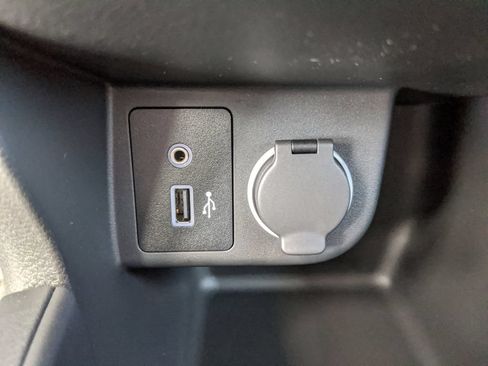 Certified 2025 Nissan Kicks Play S FWD image 32