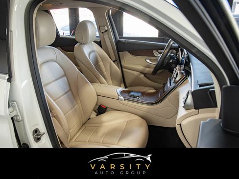 Used 2021 Mercedes-Benz GLC 300 4MATIC w/ Premium Package image 17