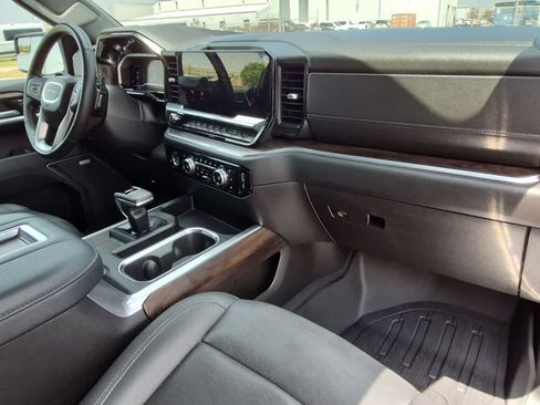 Used 2022 GMC Sierra 1500 SLT AWD/4WD image 28
