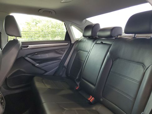 Used 2016 Volkswagen Passat 1.8T SE FWD image 8