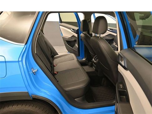 Used 2024 Volkswagen Taos SE image 31