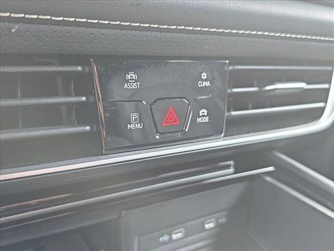 Used 2025 Volkswagen Atlas Cross Sport SE AWD/4WD image 14
