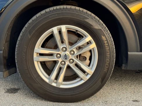 Used 2023 Ford Explorer XLT w/ Equipment Group 202A image 40