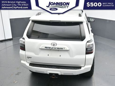 Used 2022 Toyota 4Runner SR5 AWD/4WD image 25