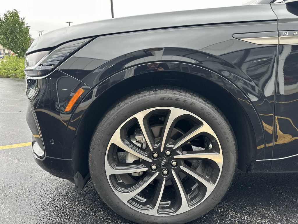 Certified 2024 Lincoln Nautilus Black Label AWD/4WD image 19