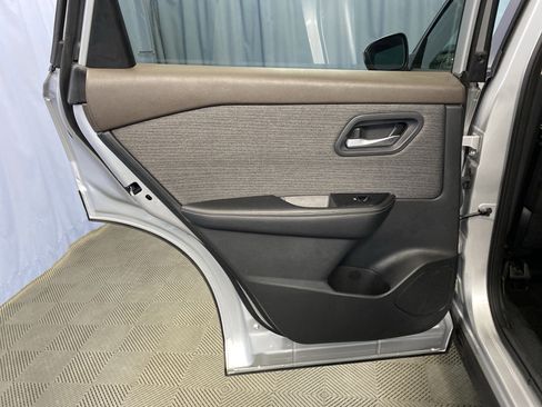 Used 2022 Nissan Rogue SV image 22