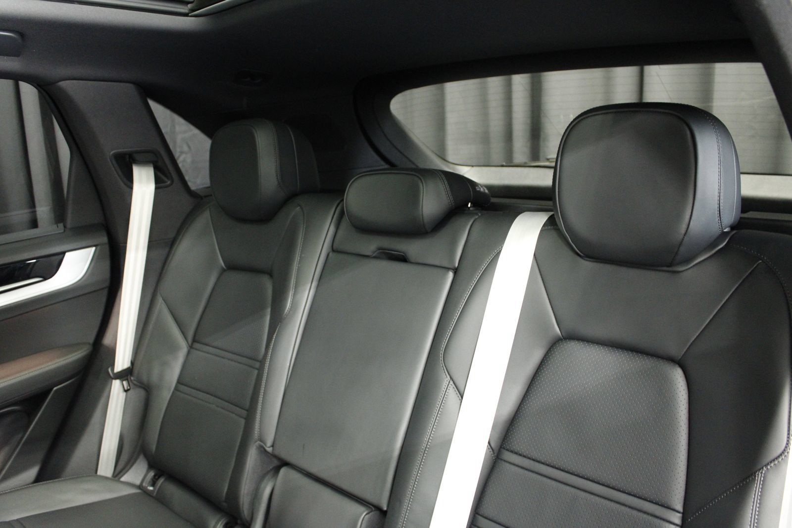 Certified 2026 Porsche Cayenne E-Hybrid AWD/4WD image 6