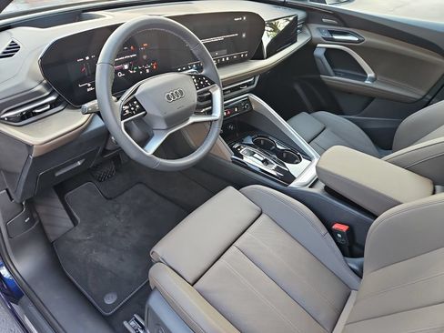 Used 2025 Audi Q5 Premium Plus AWD/4WD image 7