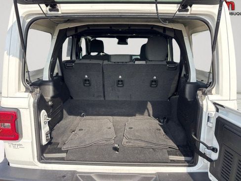 Used 2025 Jeep Wrangler Sahara image 21