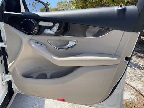 Used 2018 Mercedes-Benz GLC 300 image 21