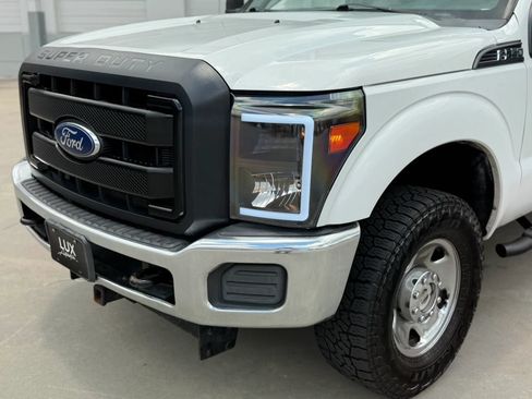 Used 2015 Ford F250 XL w/ Power Equipment Group AWD/4WD image 2