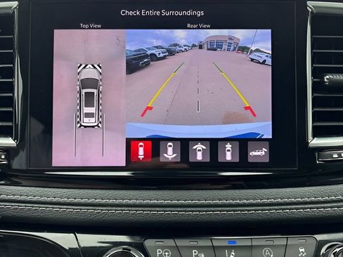 Used 2022 Chrysler Pacifica Limited FWD image 17