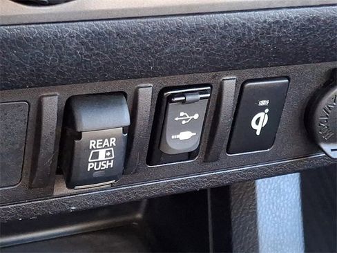 Used 2019 Toyota Tacoma TRD Off-Road image 23