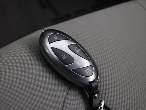 Certified 2025 Hyundai Elantra SEL image 29