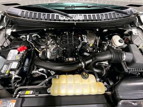 Used 2021 Ford Expedition XLT image 12