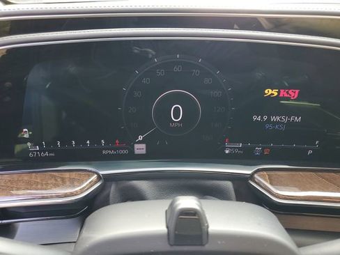 Used 2021 Cadillac Escalade Sport Platinum image 14