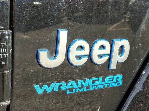 Used 2021 Jeep Wrangler Unlimited Sahara w/ Cold Weather Group image 29