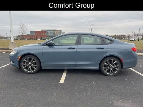 Used 2015 Chrysler 200 S w/ Comfort Group image 10