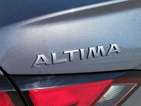 Used 2024 Nissan Altima 2.5 SV image 30