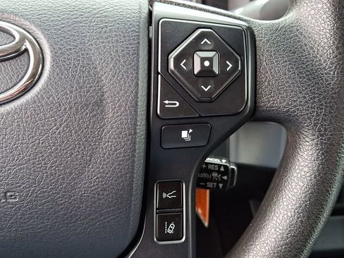 Used 2020 Toyota Tacoma SR image 22