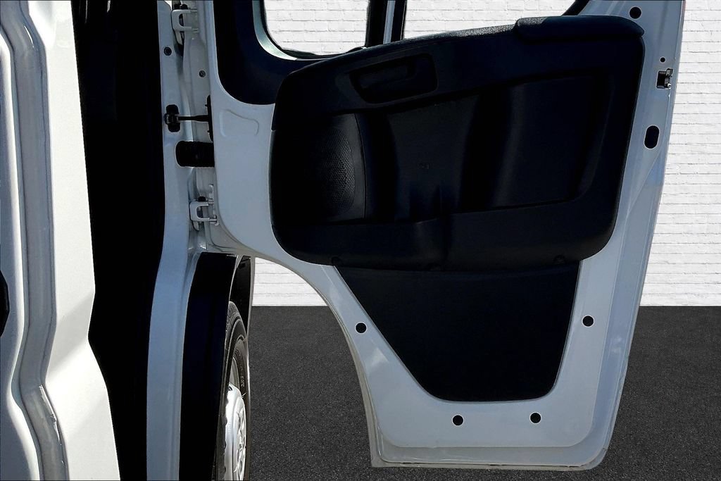 Used 2025 RAM ProMaster 2500 w/ Convenience Group FWD image 25