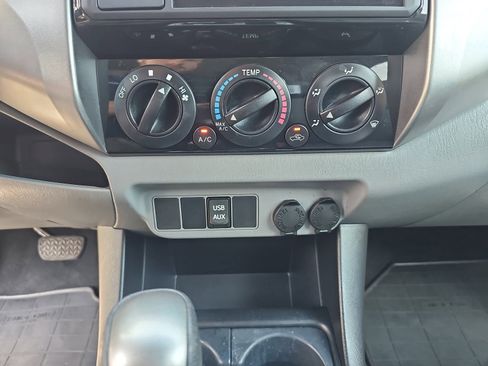 Used 2015 Toyota Tacoma PreRunner w/ SR5 Package image 25