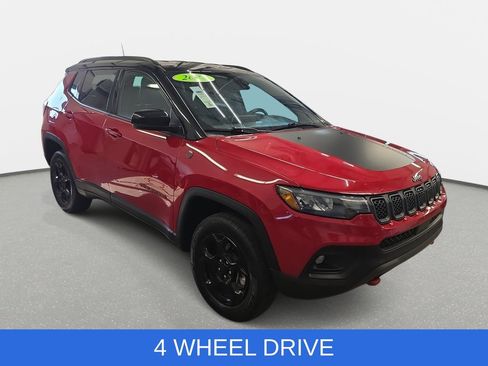 Used 2023 Jeep Compass Trailhawk AWD/4WD image 3