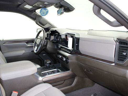 Used 2023 GMC Sierra 1500 SLT AWD/4WD image 33
