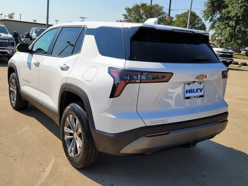 New 2026 Chevrolet Equinox LT image 3