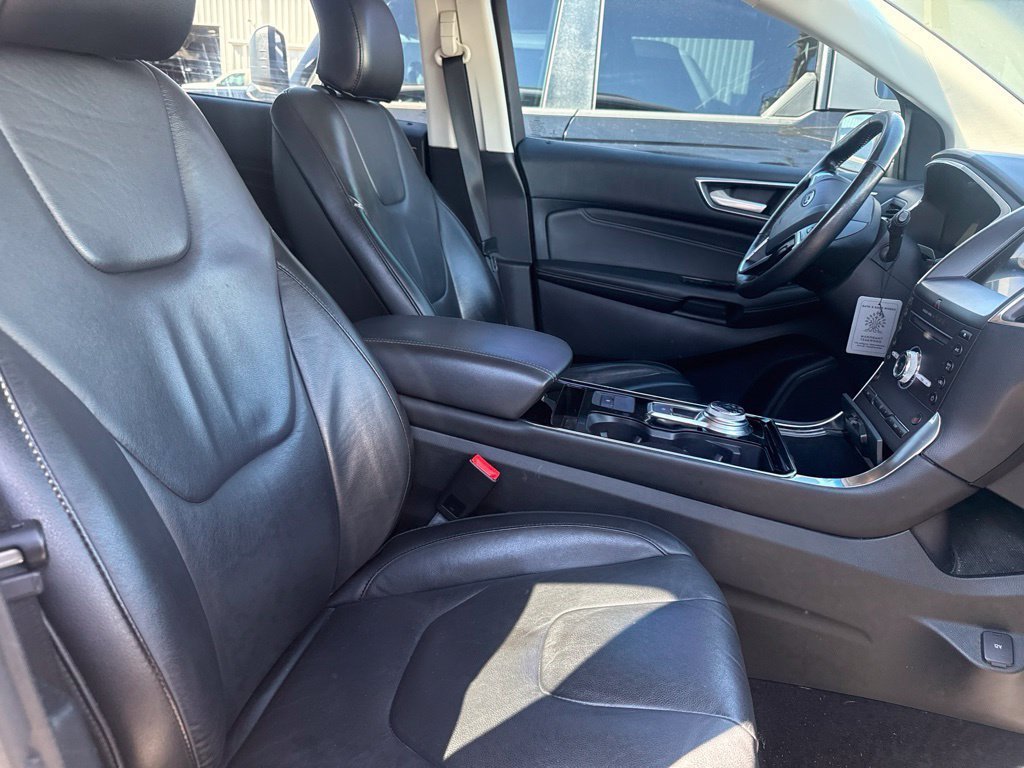 Used 2019 Ford Edge Titanium FWD image 7