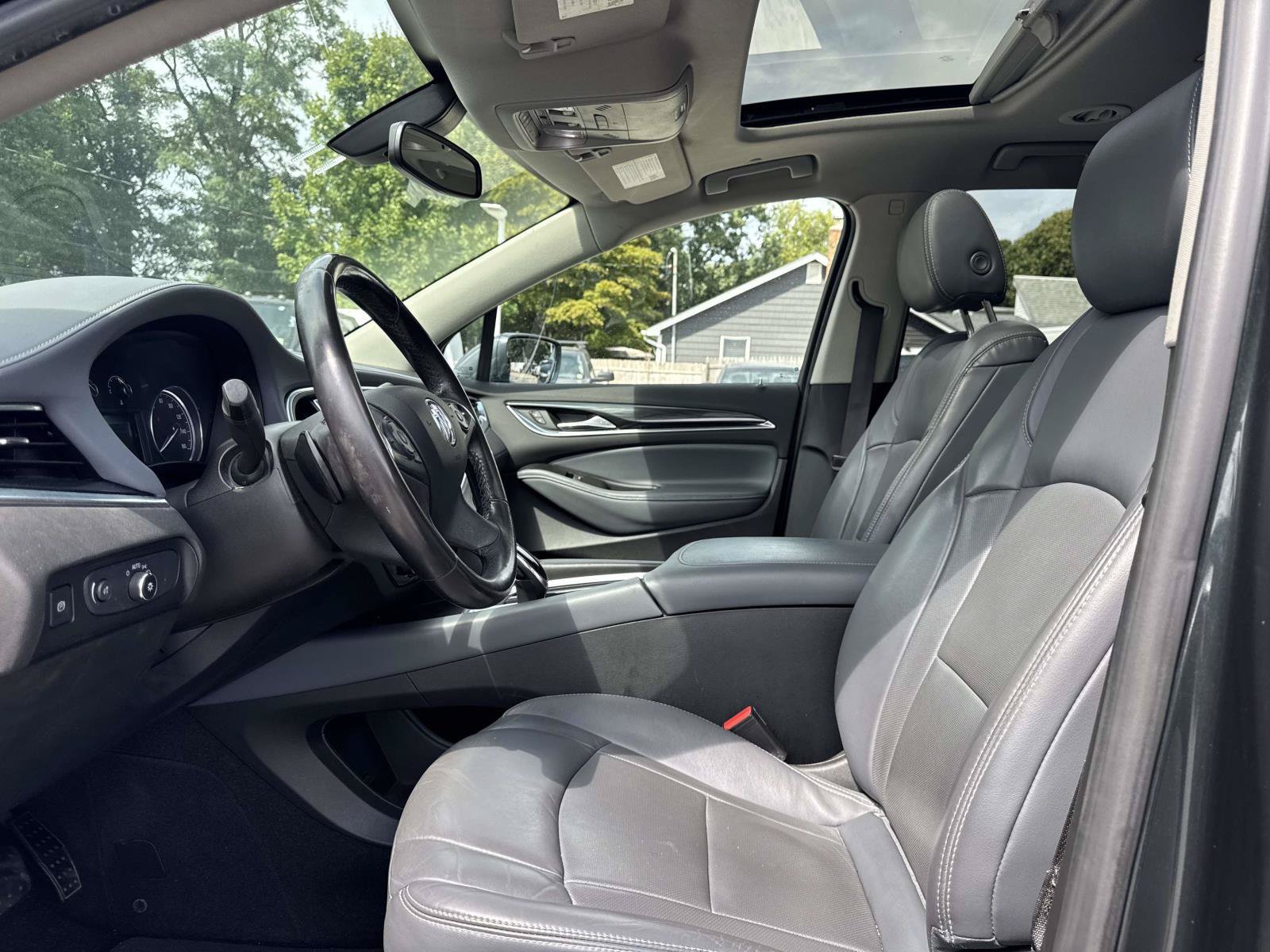 Used 2018 Buick Enclave Essence AWD/4WD image 13