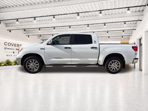 Used 2012 Toyota Tundra 4x4 CrewMax w/ SR5 Pkg image 8