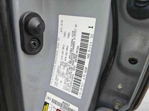 Used 2021 Toyota Tacoma TRD Off-Road image 24