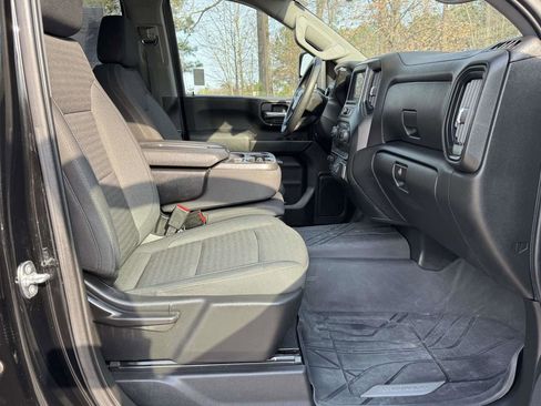 Used 2024 Chevrolet Silverado 2500 Custom w/ Custom Value Package image 14