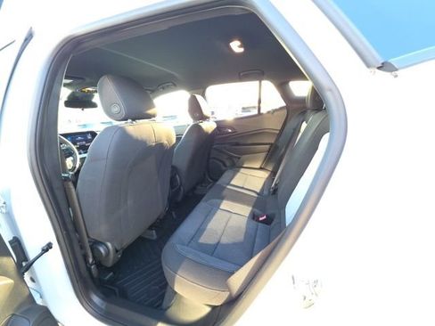 Used 2024 Chevrolet Trax RS image 23