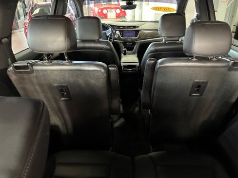 Used 2020 Cadillac XT6 Premium Luxury image 14