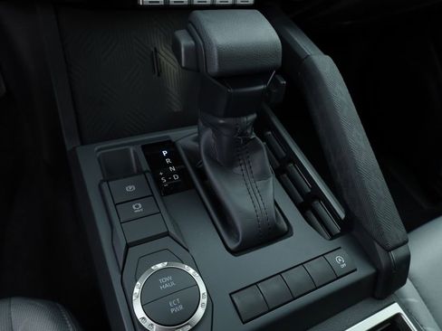 New 2025 Toyota Tacoma SR5 image 9