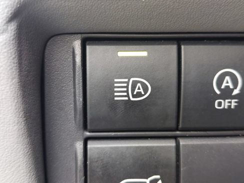 Used 2023 Toyota Highlander LE FWD image 36