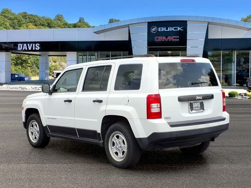 Used 2016 Jeep Patriot Sport FWD image 4