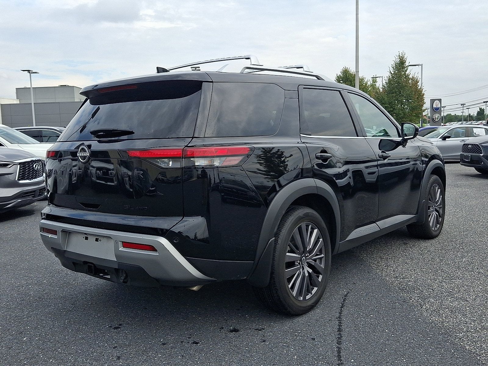 Used 2024 Nissan Pathfinder SL w/ SL Premium Package AWD/4WD image 5