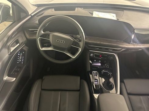 Used 2025 Audi Q5 Premium Plus w/ Premium Plus image 16