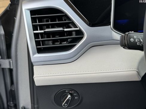 New 2026 Volkswagen Taos SE AWD/4WD image 27
