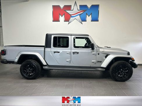 Used 2023 Jeep Gladiator Sport AWD/4WD image 1