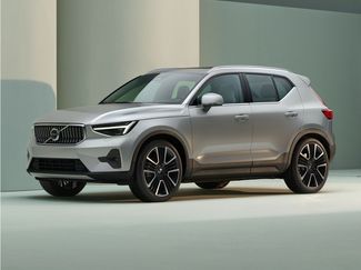 Used 2023 Volvo XC40 B5 Plus w/ Protection Package Premier AWD/4WD video 1