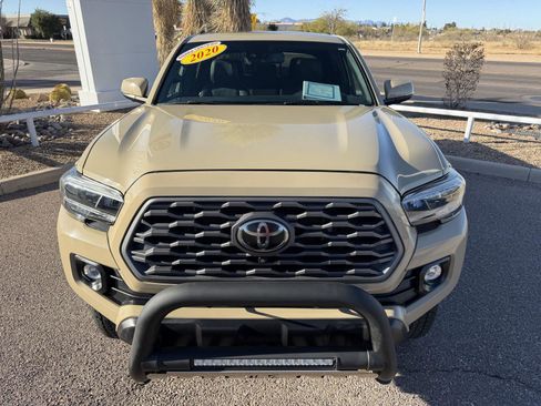 Used 2020 Toyota Tacoma TRD Off-Road image 9