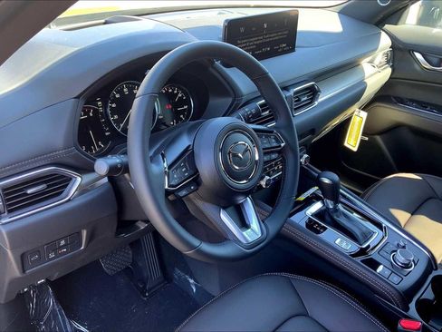 New 2025 MAZDA CX-5 Signature image 9