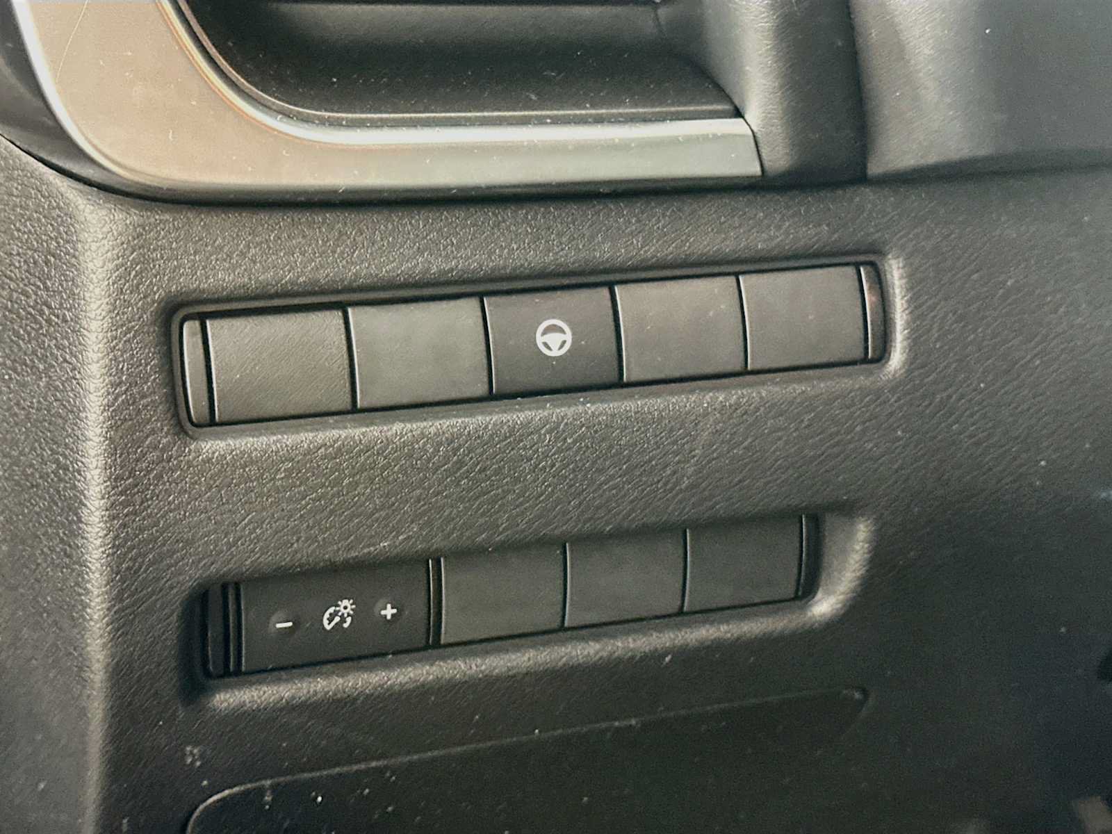 Used 2021 Nissan Rogue SV AWD/4WD image 8
