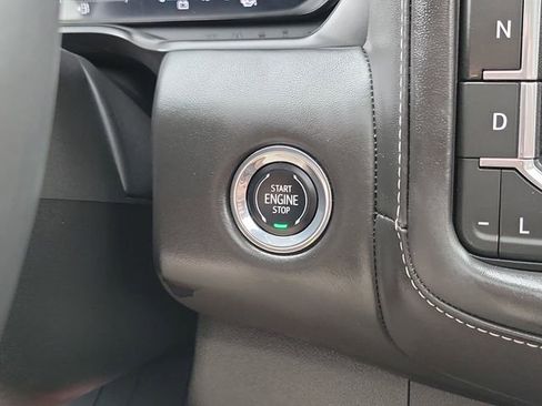 Used 2023 GMC Yukon XL Denali Ultimate AWD/4WD image 27